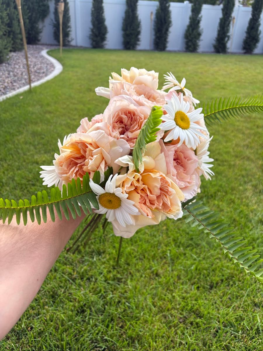 A soft peach bridal bouquet